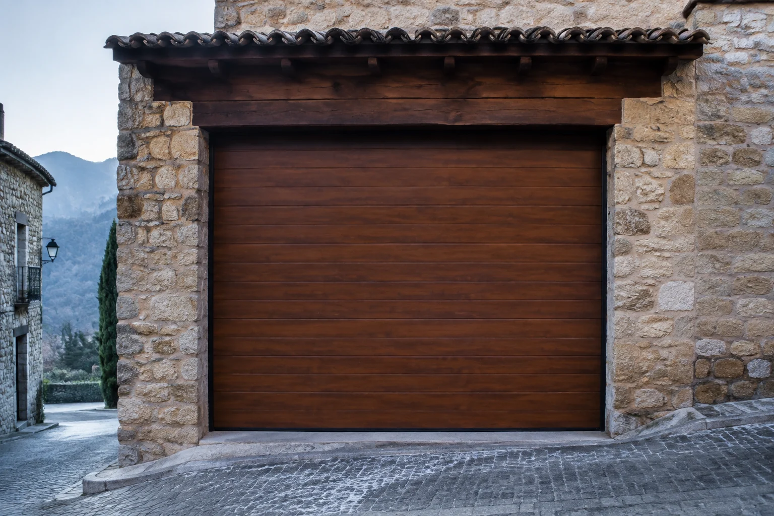 Imagen ilustrativa de un acceso con puerta automática
